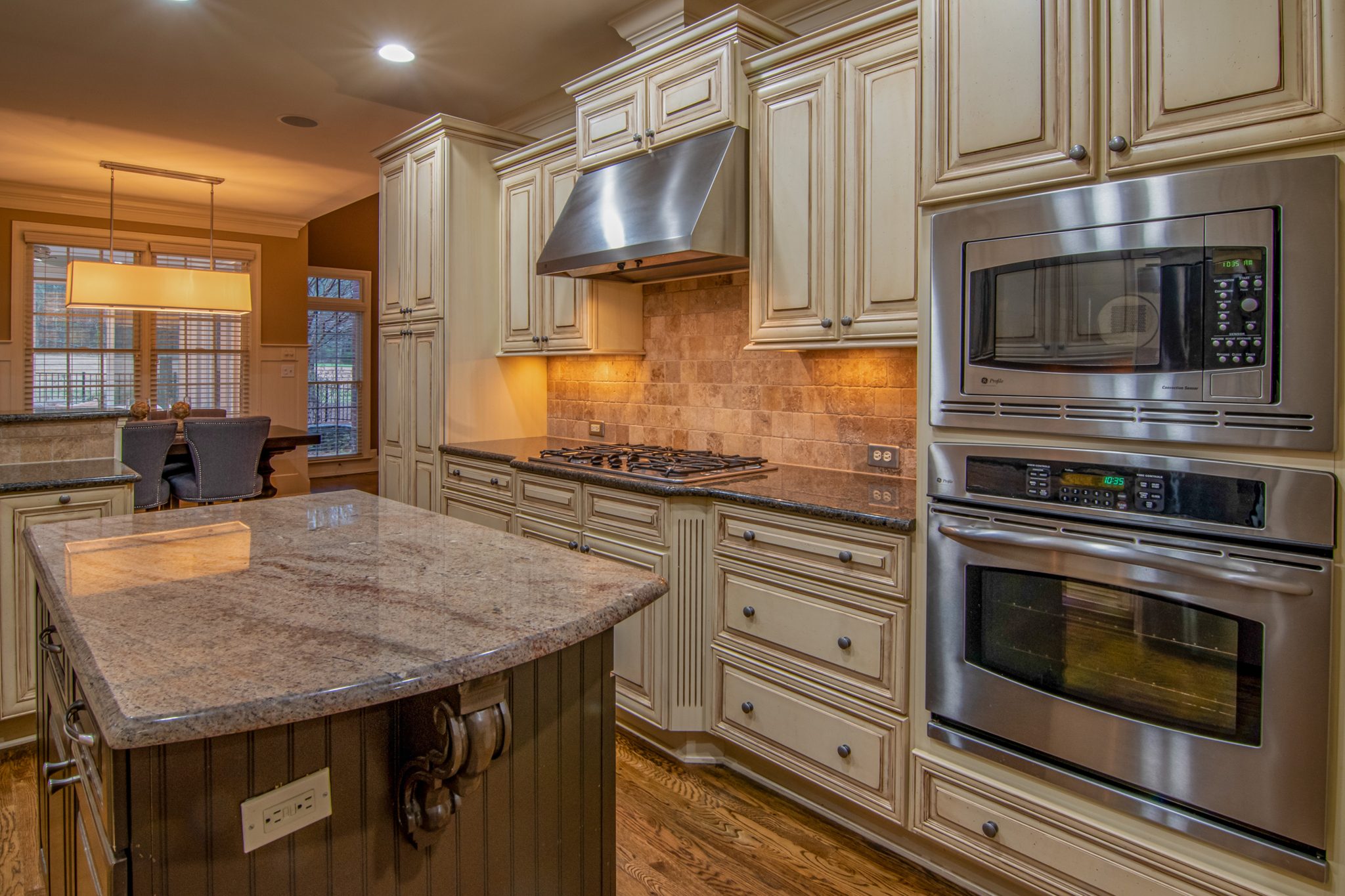 luxury kitchen with transitional cabinets