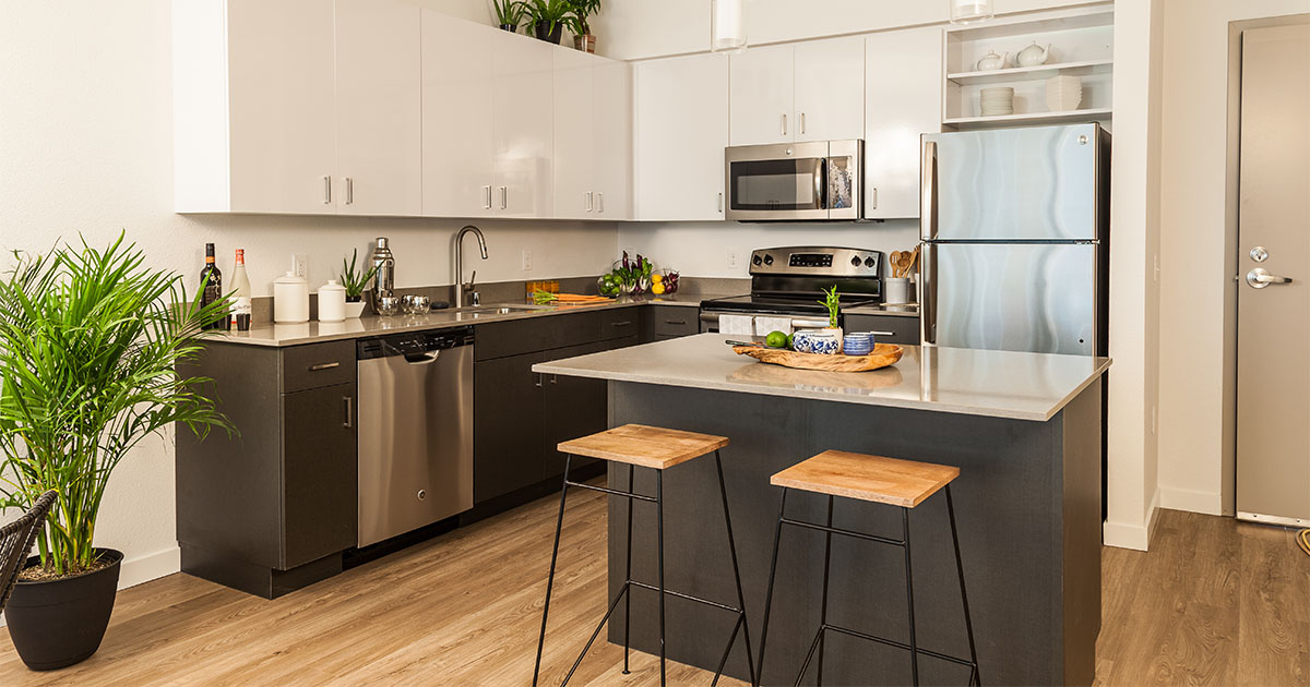 Pros And Cons Of Adding A Kitchen Island In Your New Space